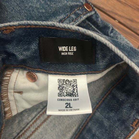 Express Distressed Blue Wide Leg Jeans - Picture 4 of 4